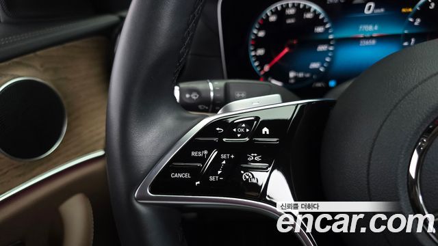 Mercedes-Benz E-Class 2023 — photo 15
