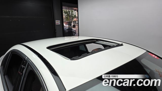 Mercedes-Benz E-Class 2023 — photo 19