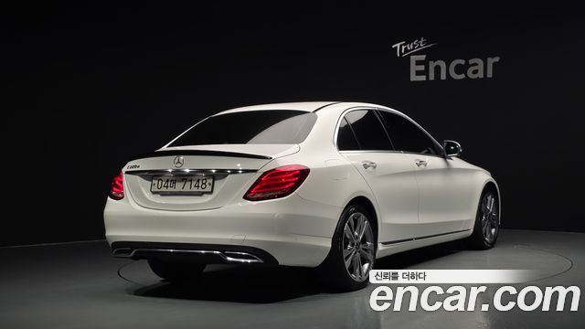 Mercedes-Benz C-Class 2018 — photo 2