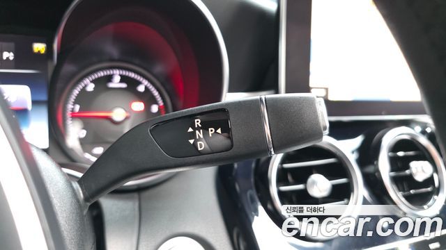 Mercedes-Benz C-Class 2018 — photo 12