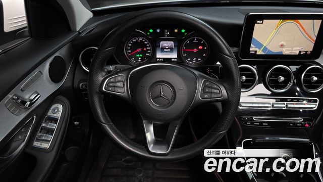 Mercedes-Benz C-Class 2018 — photo 19