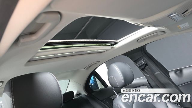 Mercedes-Benz C-Class 2018 — photo 24