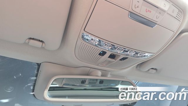 Mercedes-Benz C-Class 2018 — photo 25