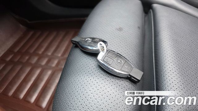 Mercedes-Benz C-Class 2018 — photo 26