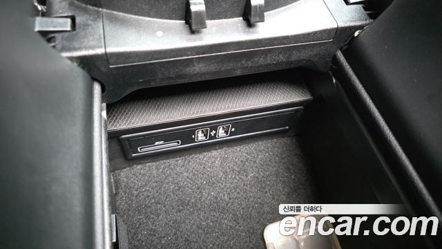 Mercedes-Benz C-Class 2018 — photo 28