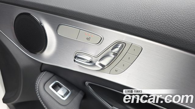Mercedes-Benz C-Class 2018 — photo 34