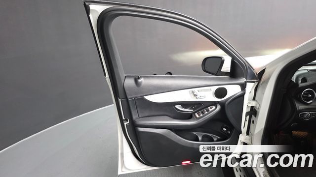 Mercedes-Benz GLC-Class 2021 — photo 14