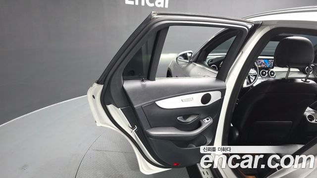 Mercedes-Benz GLC-Class 2021 — photo 15