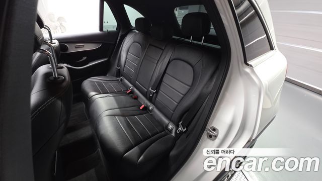 Mercedes-Benz GLC-Class 2021 — photo 16