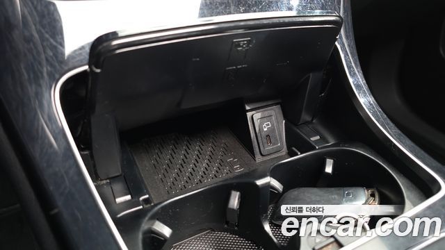 Mercedes-Benz GLC-Class 2021 — photo 32