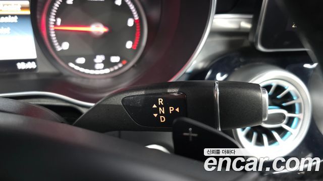 Mercedes-Benz GLC-Class 2018 — photo 12