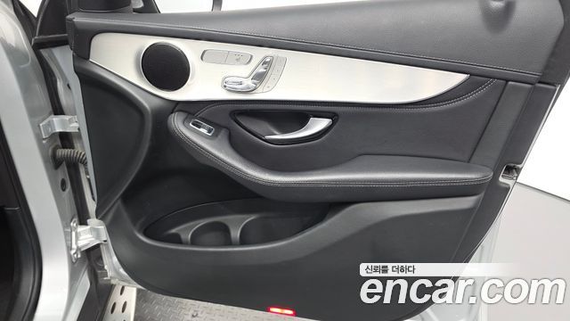 Mercedes-Benz GLC-Class 2018 — photo 14