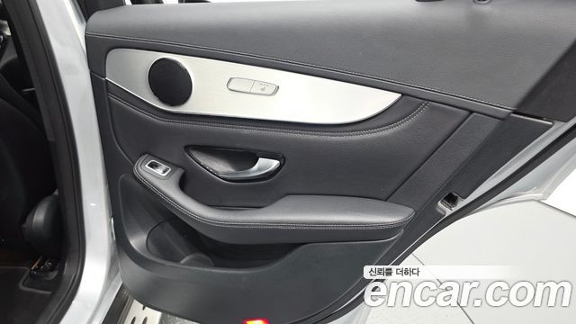Mercedes-Benz GLC-Class 2018 — photo 15