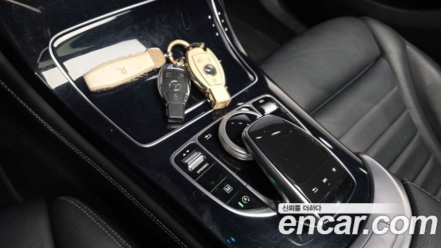Mercedes-Benz GLC-Class 2018 — photo 30