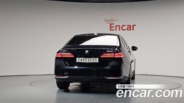 BMW 5-Series 2024 — photo 4