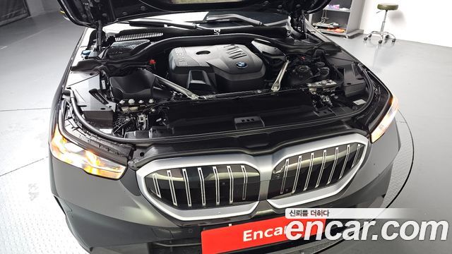 BMW 5-Series 2024 — photo 6