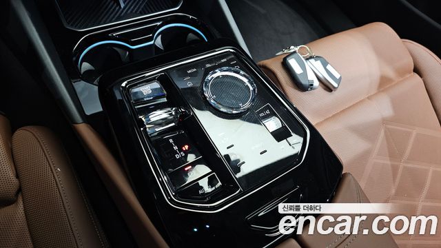 BMW 5-Series 2024 — photo 9
