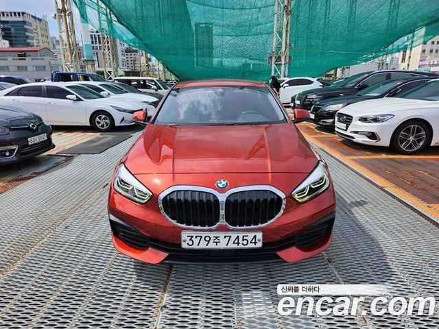 BMW 1-Series 2021 — photo 2