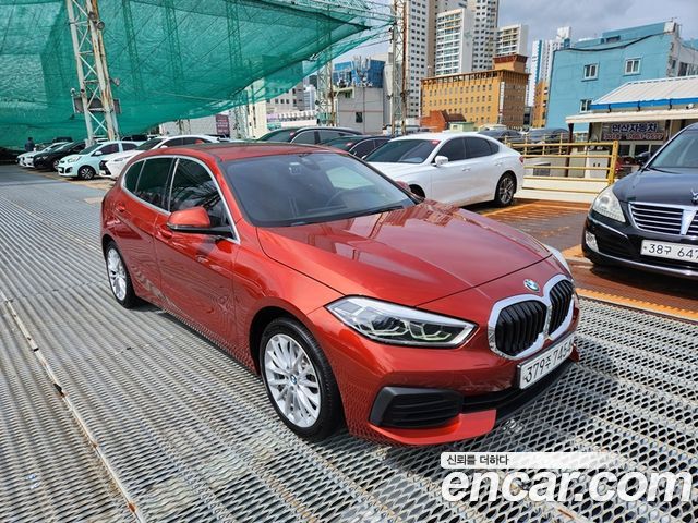 BMW 1-Series 2021 — photo 8