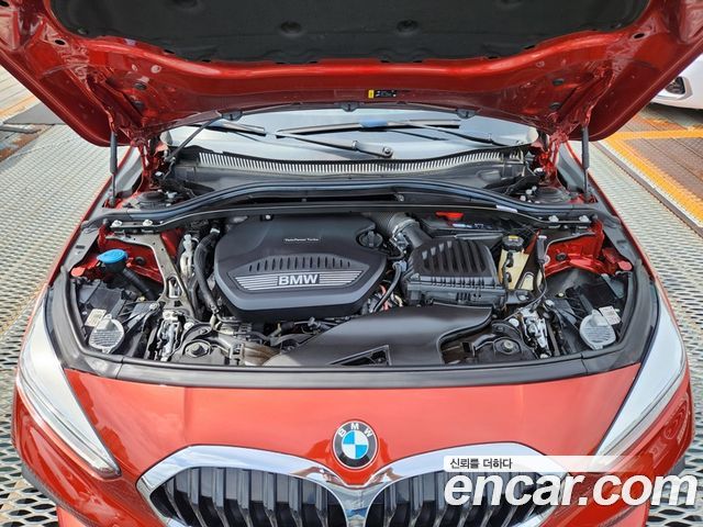 BMW 1-Series 2021 — photo 10