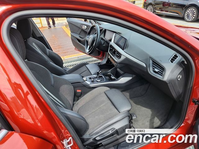 BMW 1-Series 2021 — photo 13