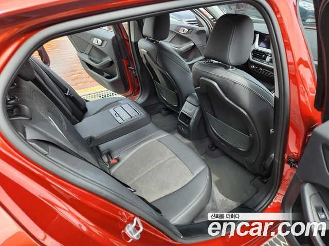 BMW 1-Series 2021 — photo 15