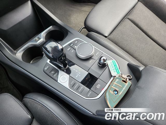 BMW 1-Series 2021 — photo 17