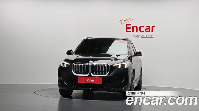 BMW iX1 2023 — photo 3