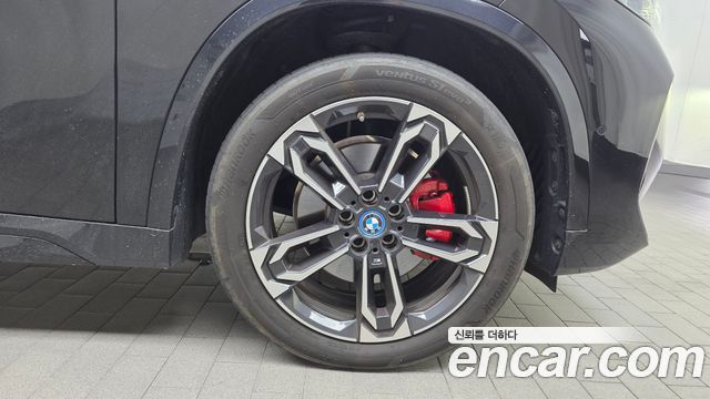 BMW iX1 2023 — photo 5
