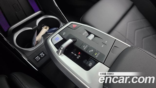 BMW iX1 2023 — photo 12