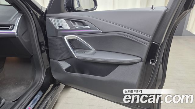 BMW iX1 2023 — photo 14
