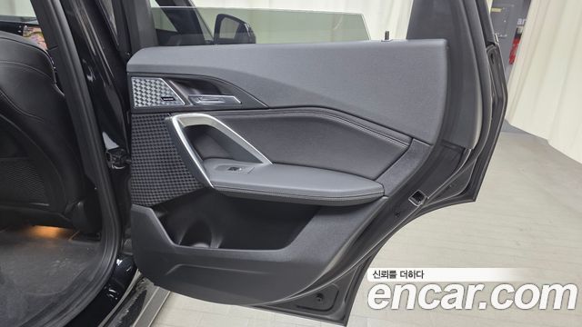 BMW iX1 2023 — photo 15