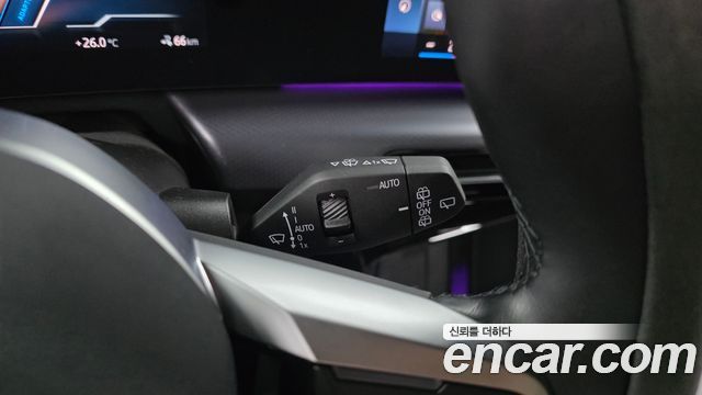 BMW iX1 2023 — photo 30