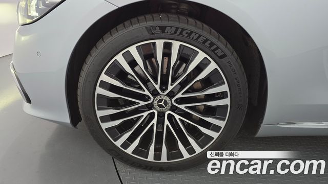Mercedes-Benz S-Class 2022 — photo 5