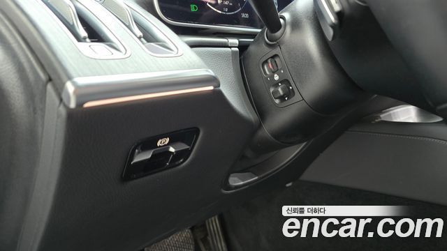 Mercedes-Benz S-Class 2022 — photo 18