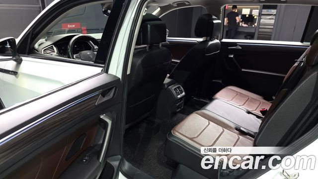 Volkswagen Tiguan 2023 — photo 18