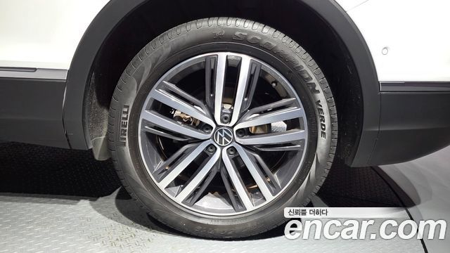 Volkswagen Tiguan 2023 — photo 7