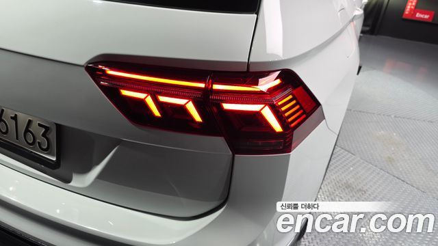 Volkswagen Tiguan 2023 — photo 9