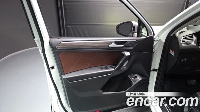 Volkswagen Tiguan 2023 — photo 14
