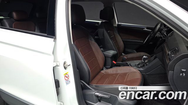 Volkswagen Tiguan 2023 — photo 16