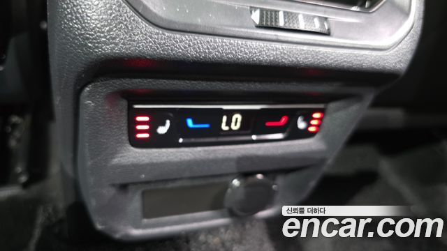 Volkswagen Tiguan 2023 — photo 28