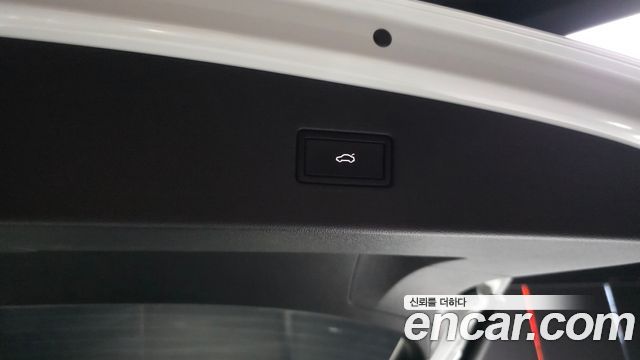 Volkswagen Tiguan 2023 — photo 32