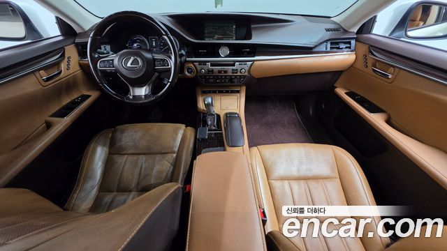 Lexus ES 2017 — photo 7