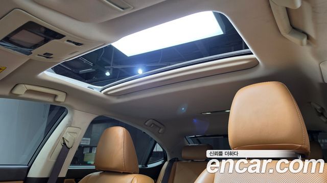 Lexus ES 2017 — photo 16