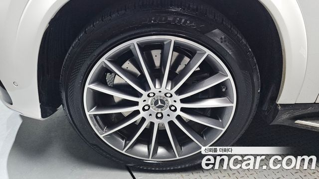 Mercedes-Benz GLE-Class 2024 — photo 5