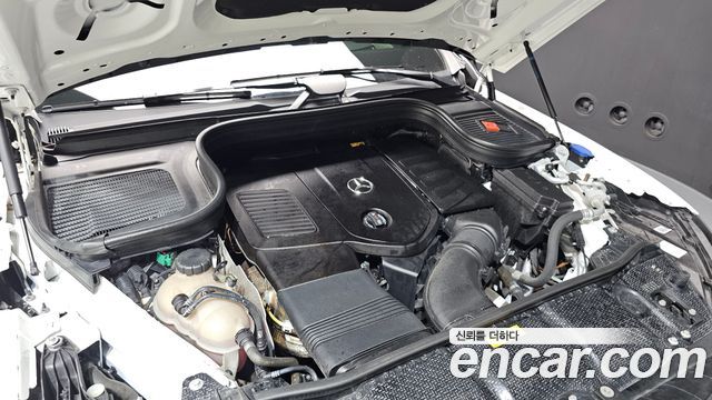 Mercedes-Benz GLE-Class 2024 — photo 6
