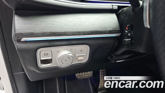 Mercedes-Benz GLE-Class 2024 — photo 29