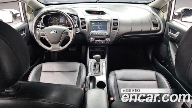 Kia K3 2015 — photo 10