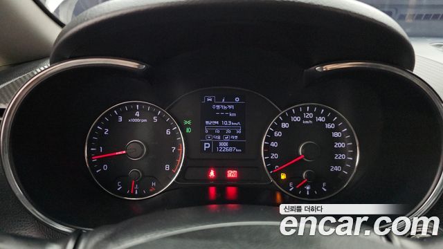 Kia K3 2015 — photo 11
