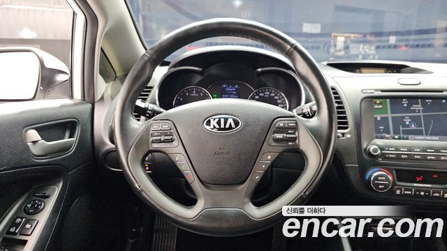 Kia K3 2015 — photo 19